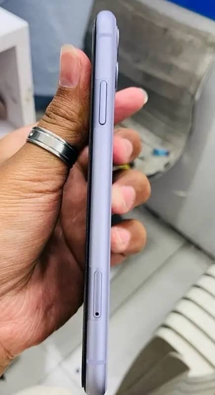 iPhone 11 Jv 64gb non active waterpack 4month sim time 2