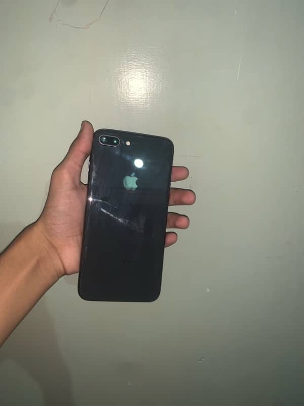 iPhone 8 Plus 0