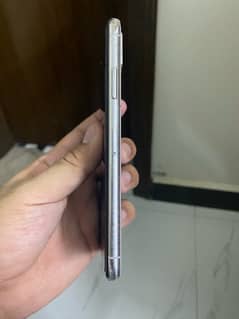 i want to sale iphone xs 64 GB PTA approved in good condition 0