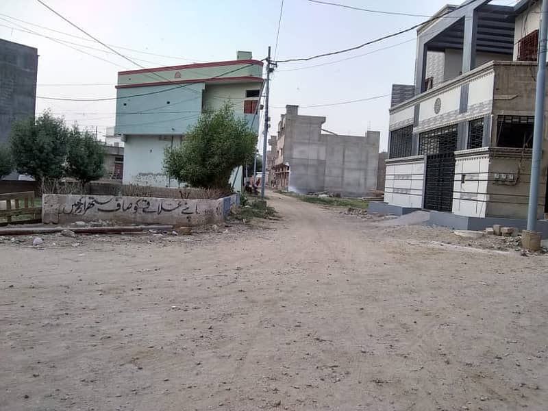 Good Location Plot 120 SY for Sale in Burhani Garden 1