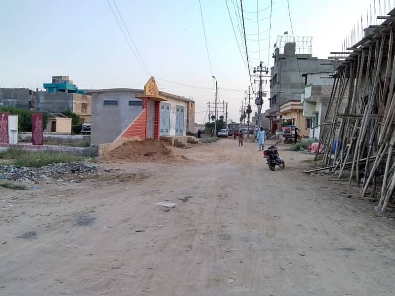 Good Location Plot 120 SY for Sale in Burhani Garden 9