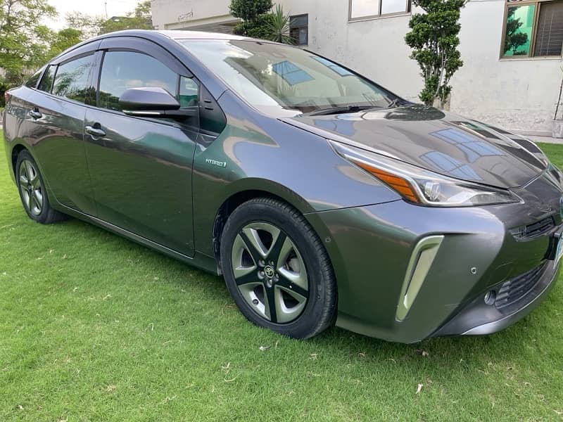 Toyota Prius 2019 3