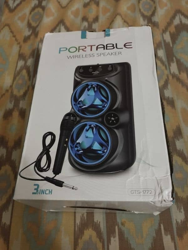 Portable Rechargeable Speaker with microphone 0