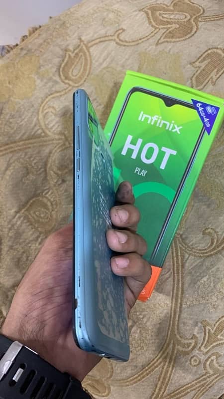 ifinix hot 10play 4/64GB with box 6000mh battery 3