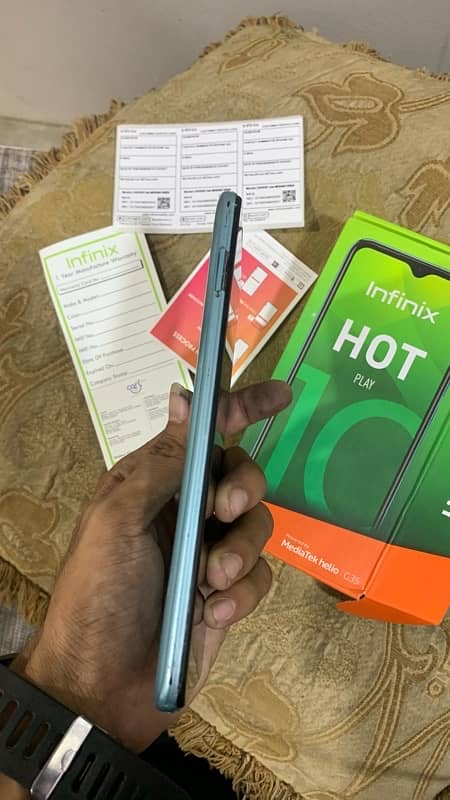 ifinix hot 10play 4/64GB with box 6000mh battery 6