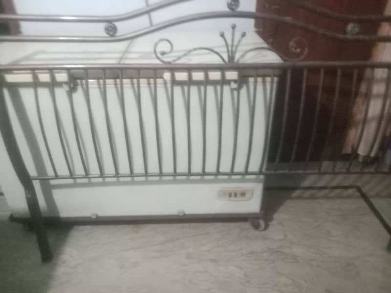 Copper Color Iron Rod Heavy Gage King Bed With Fome Mattress 2