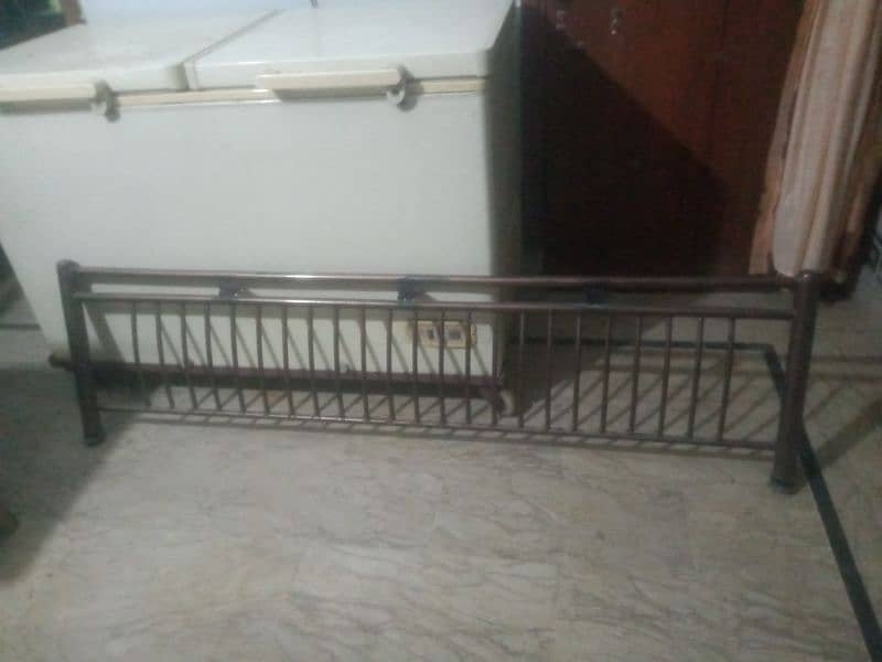 Copper Color Iron Rod Heavy Gage King Bed With Fome Mattress 3