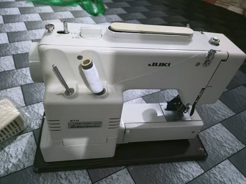 I am selling my brand new juki japanese machine 4