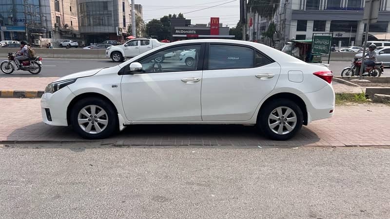 Toyota Corolla Altis 2015 3