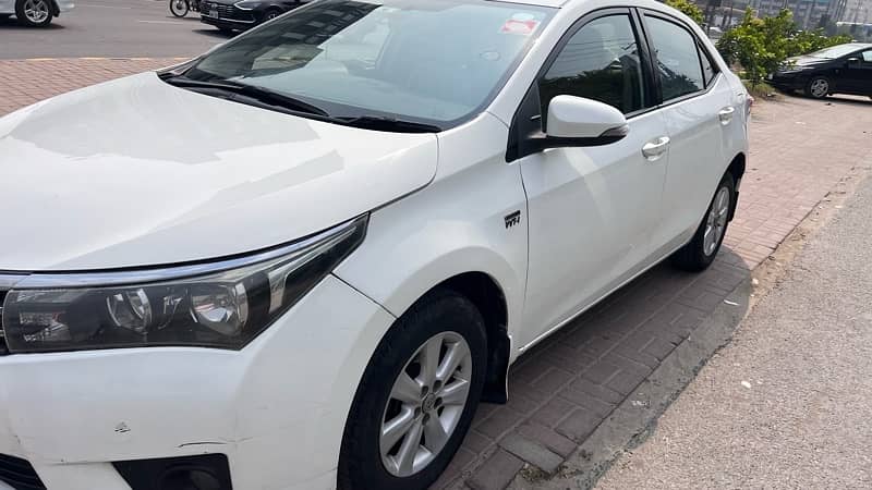 Toyota Corolla Altis 2015 4