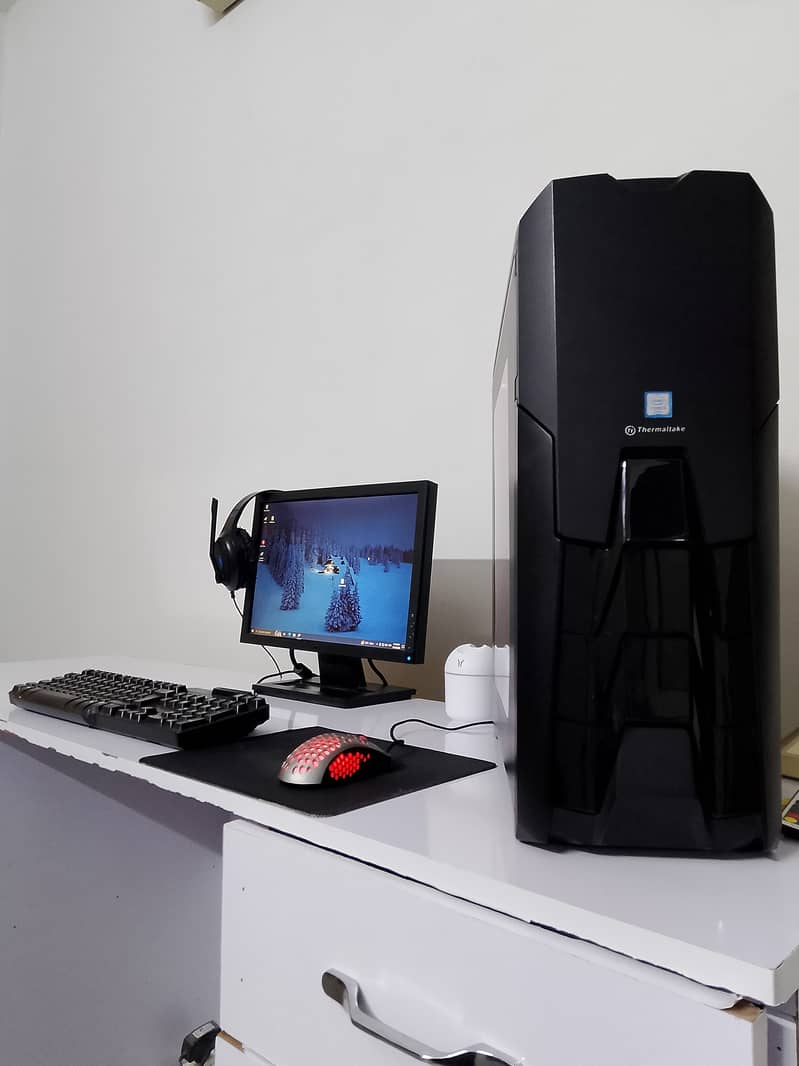 Gaming PC with Dell LCD 3