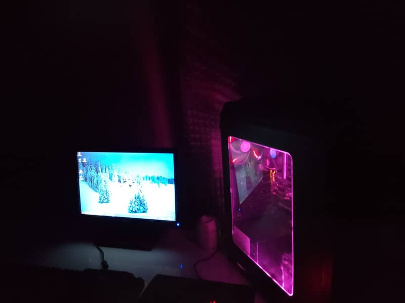 Gaming PC with Dell LCD 4