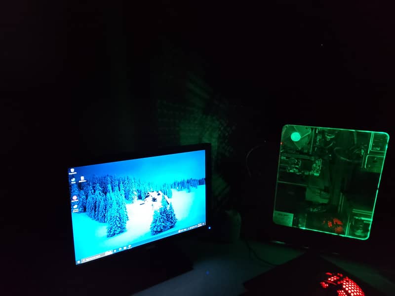 Gaming PC with Dell LCD 6