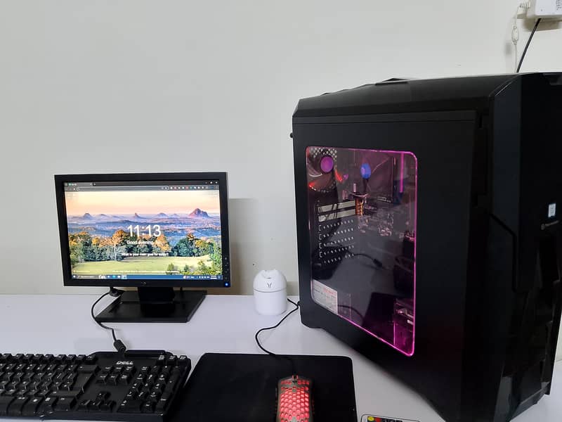 Gaming PC with Dell LCD 7