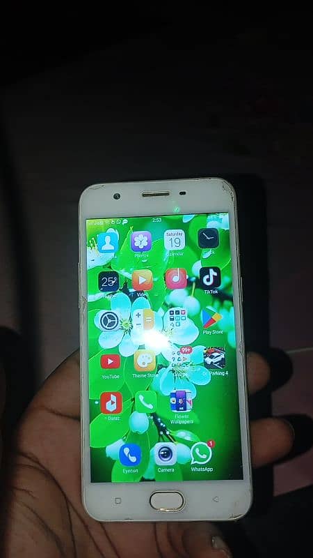 selling oppo mobile phone a57 3GB ram 32GB ROM battery time is low 0