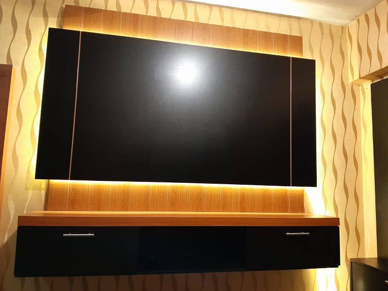 Media wall / Media Unit. . . 1