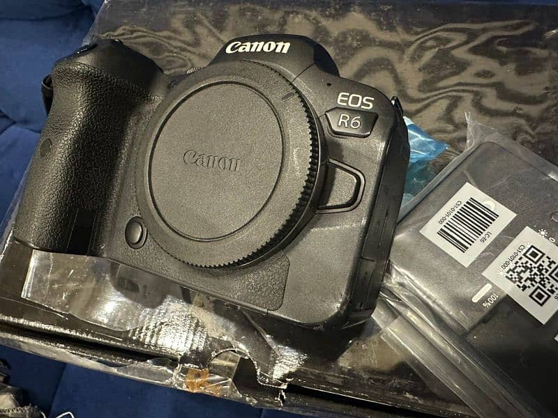 Canon R6 body with Box in awesome condition 3