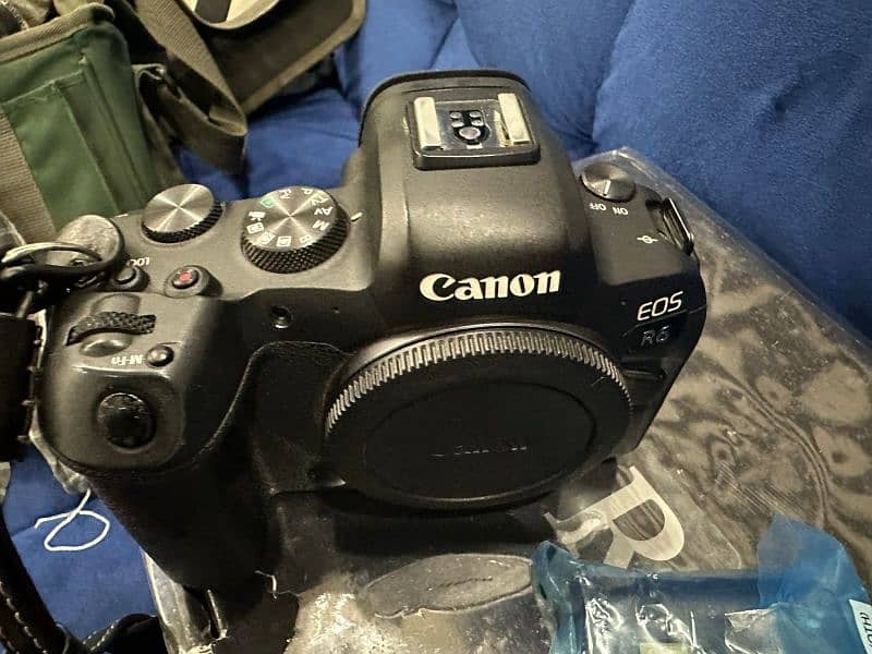 Canon R6 body with Box in awesome condition 4