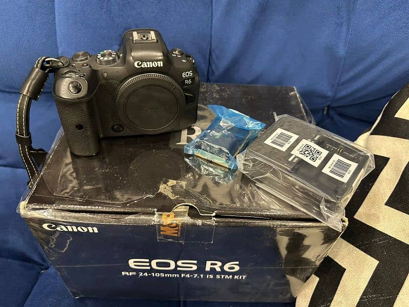 Canon R6 body with Box in awesome condition 6