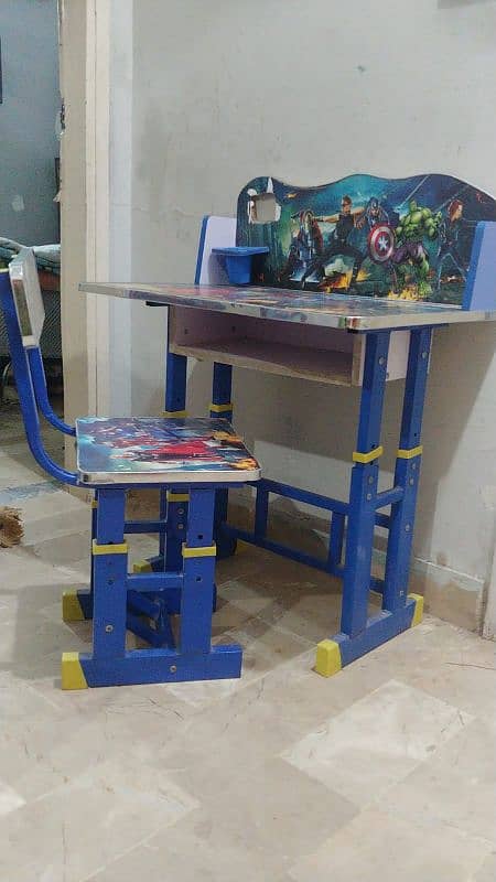 kids table and chairs fixed price 4500 3