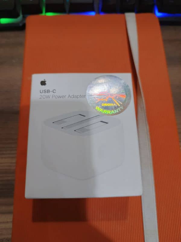 APPLE ORIGINAL ADAPTER 1