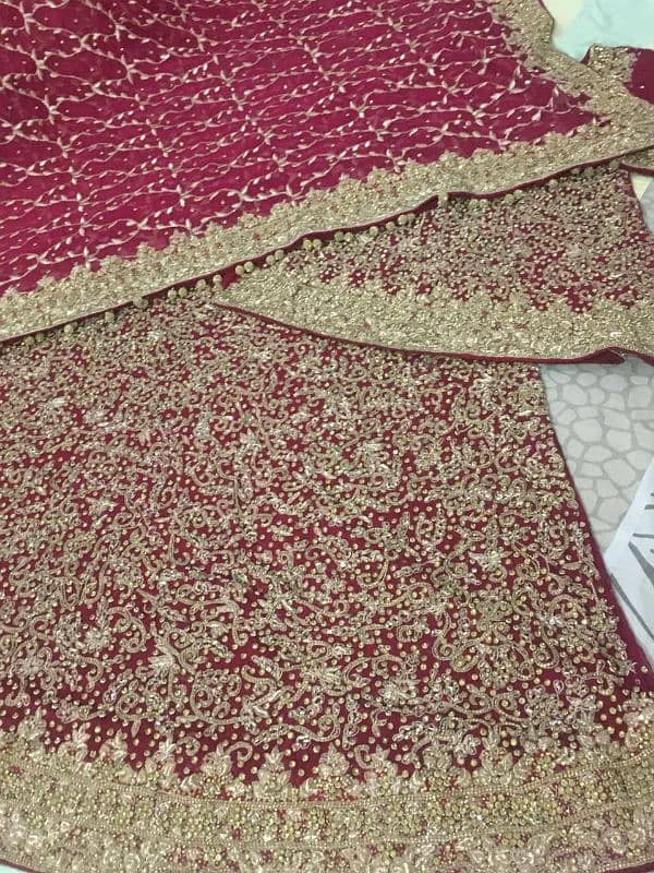 heavy bridal barat lehnga only 3-4 hours used condition is like new 8