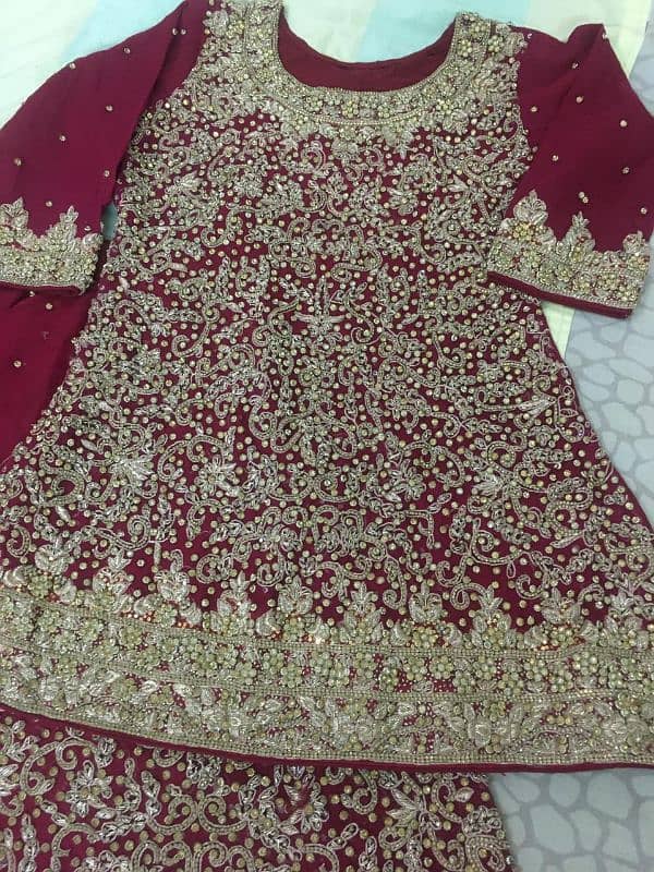 heavy bridal barat lehnga only 3-4 hours used condition is like new 10