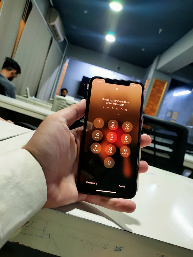 iPhone XSMAX 2