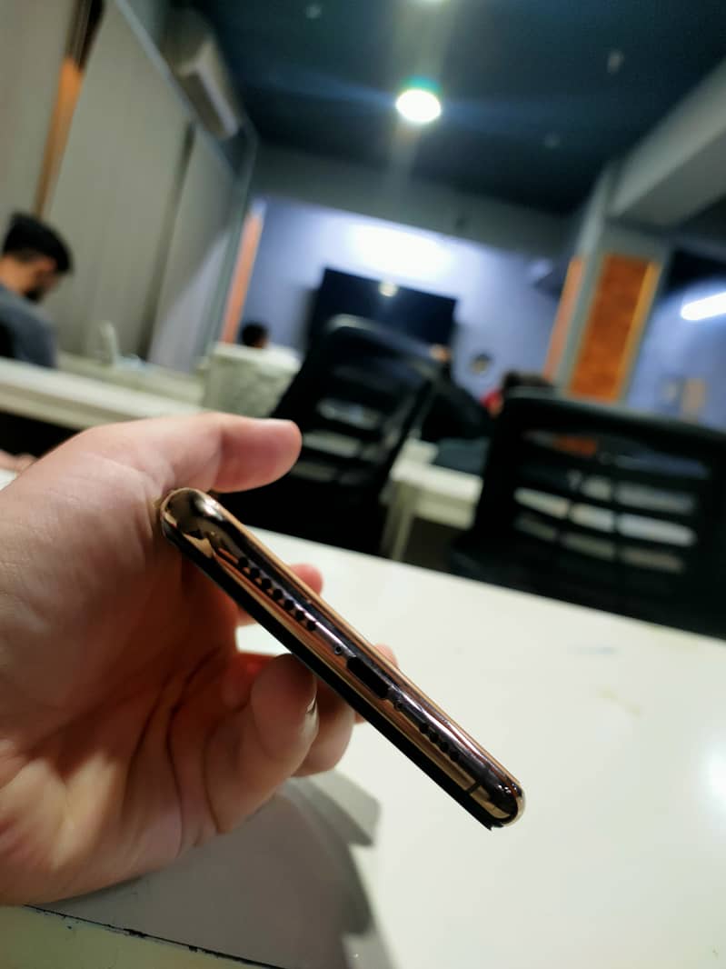 iPhone XSMAX 5