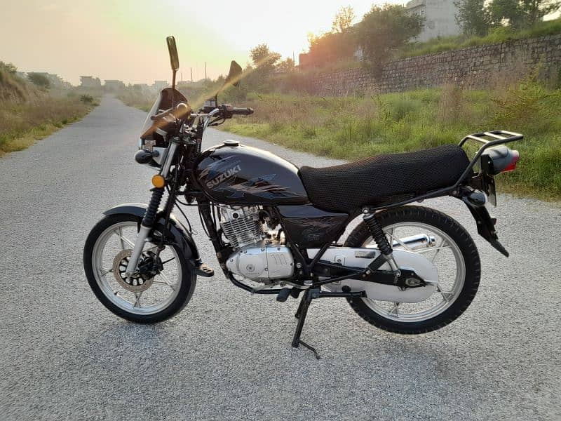 SUZUKI  GS-150-SE 1