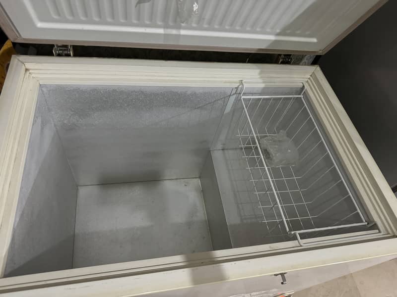 Almost New Chest / Deep freezer for urgent sale 1