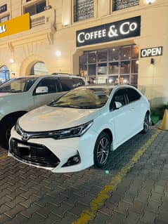 Corolla Altis grande beige interior