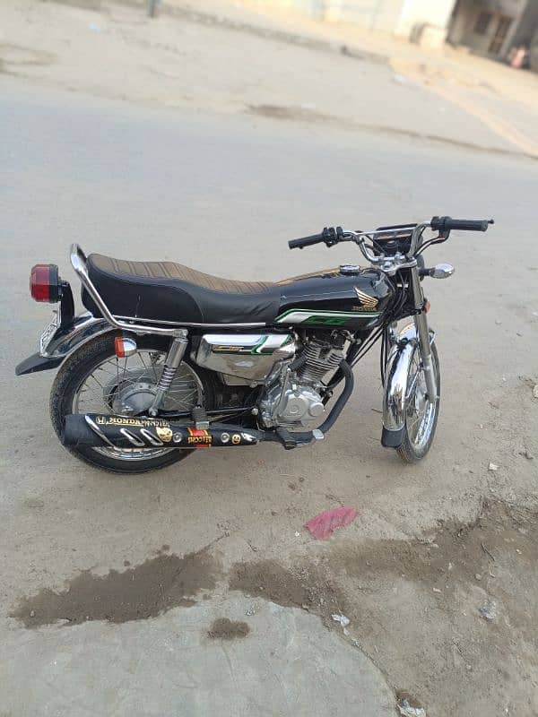 Condition 10/10 Ha Full New Bike Ha Sirf 2725 Chali Hai 0