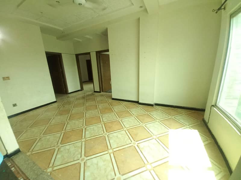 Corner Possession able 1100 Sq Ft Flat For Sale In Soan Garden With Lift Plaza 3