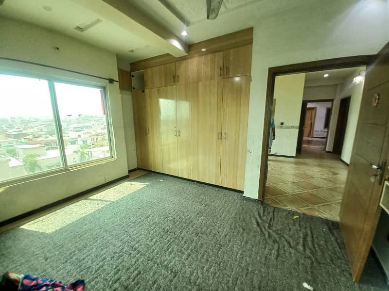 Corner Possession able 1100 Sq Ft Flat For Sale In Soan Garden With Lift Plaza 17