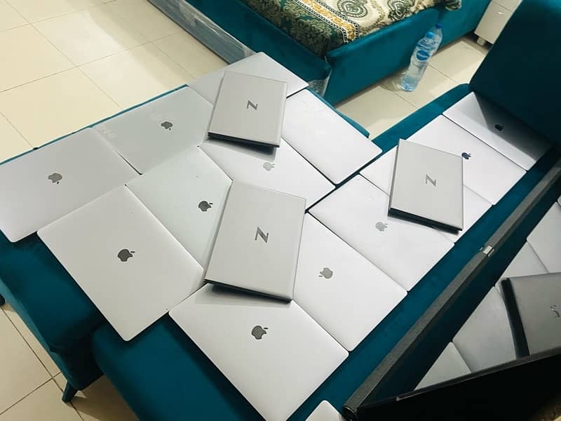 MACBOOK PRO 16 (2019) CORE I9 (16/1000gb SSD) (4gb Graphics) 8 Core 7