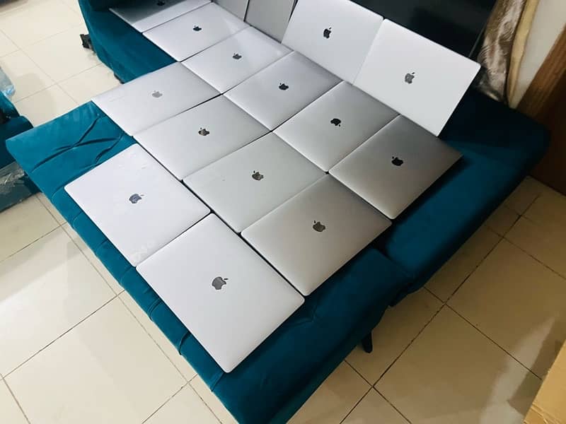 MACBOOK PRO 16 (2019) CORE I9 (16/1000gb SSD) (4gb Graphics) 8 Core 9