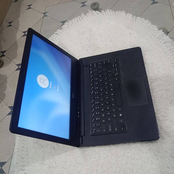 Dell i7 7th gen Laptop 4