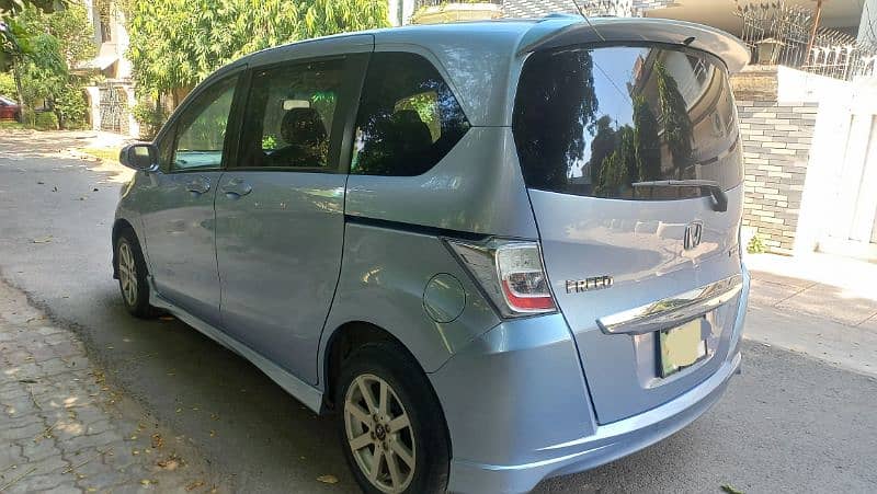 7 Seater Hybrid , Honda Freed 1500 CC , Cruise Control 2