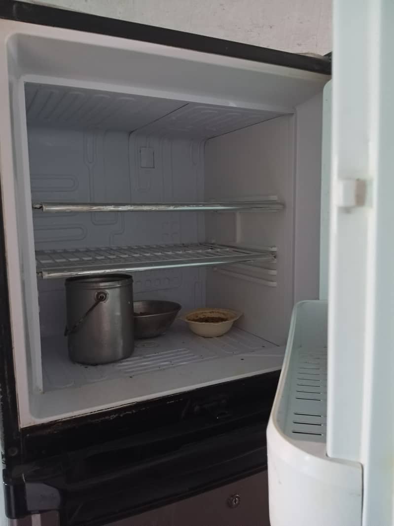 Refrigerator in good condition 1