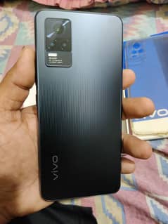 vivo y73 same as v21 in mint condition like new with 44wat charger box