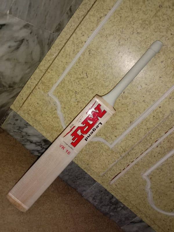 Grade A cricket bat 0