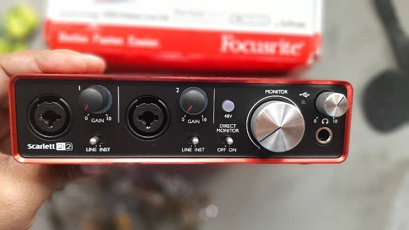 Focusrite Scarlett 2i2 2nd gen 2