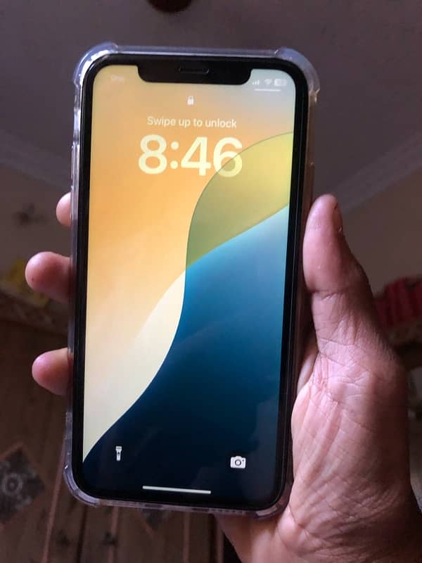 i am selling my I phone Xr 64 1