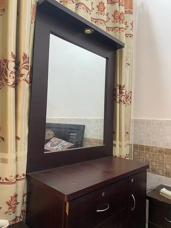 1 large bed , 2 side table/draws,1 mirror ,5 Almari ,1 devider 7