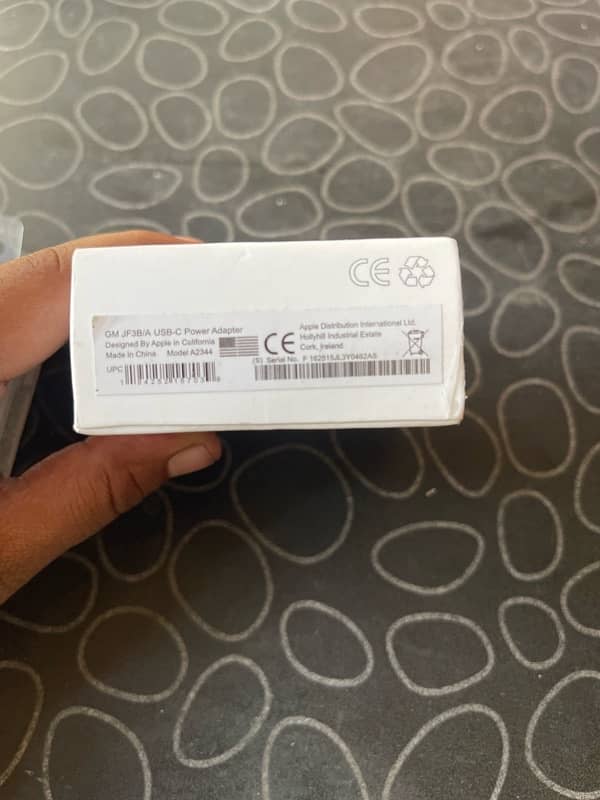 iPhone 20w power adapter 0