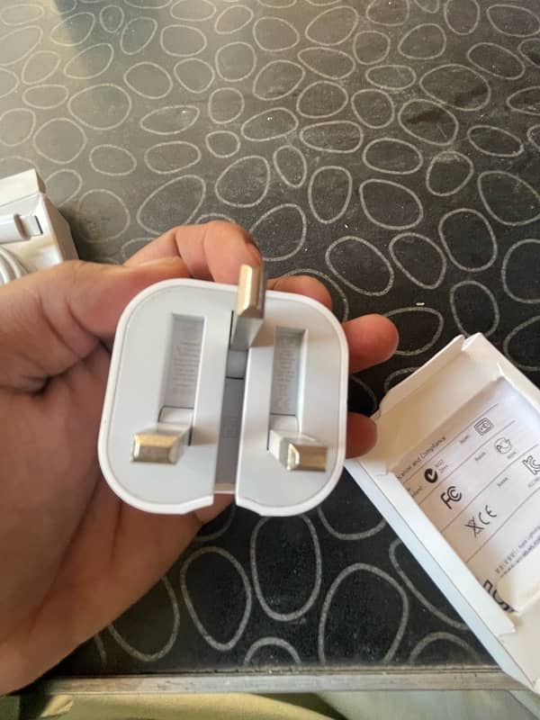 iPhone 20w power adapter 4