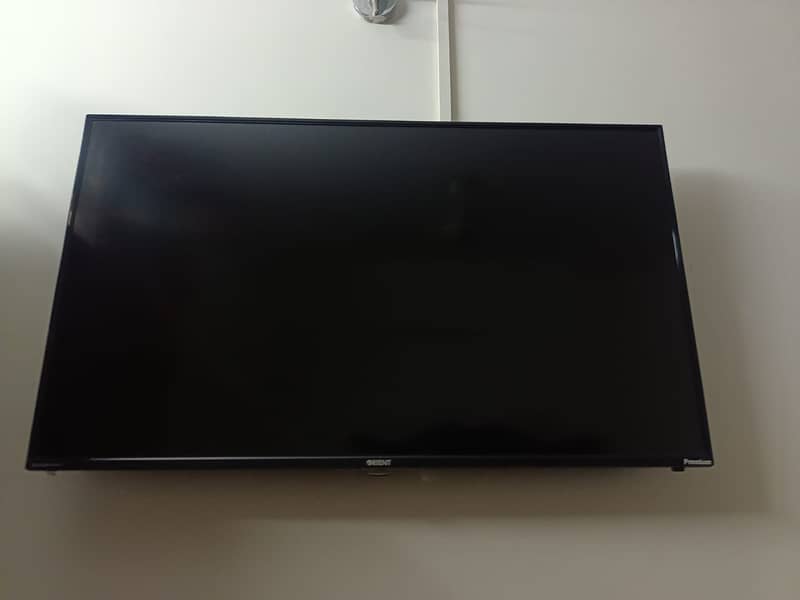 Orient 50" LED Smple  TV 0