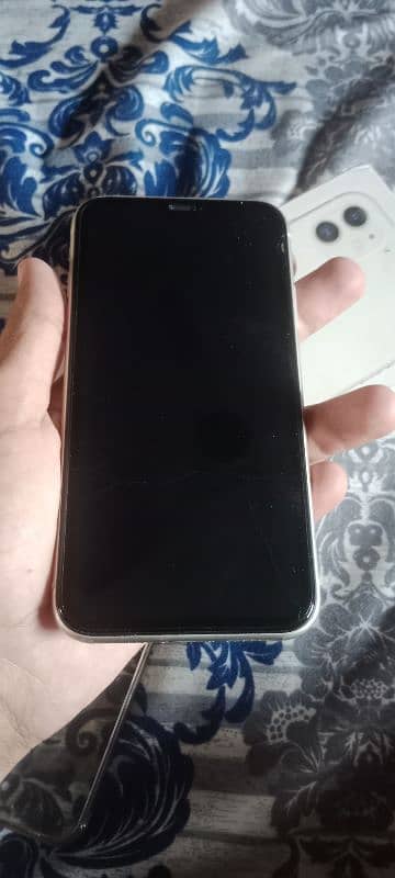 iphone 11  non pta fectory unlock 64 gb 2