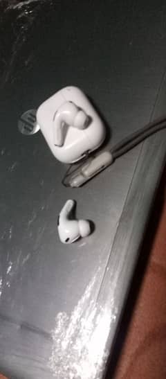 Ear buth apple ear buth apple air pods pro 0